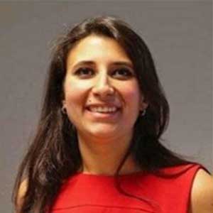 Headshot of IAS Residential Fellow Dr Sara Shaker
