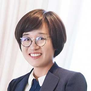 Headshot of IAS Visiting Fellow Dr Vickie Shim