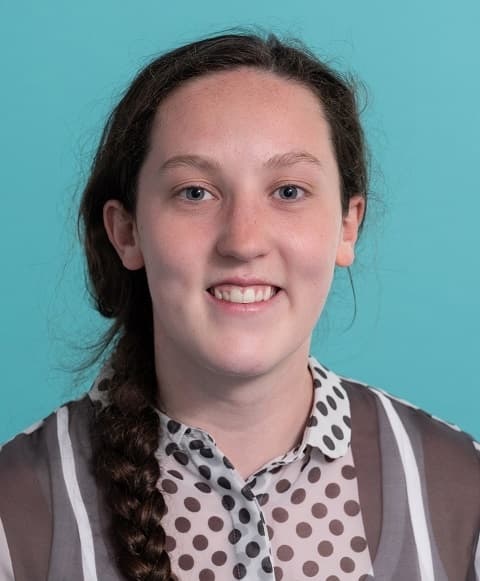Headshot of Poppy Howe