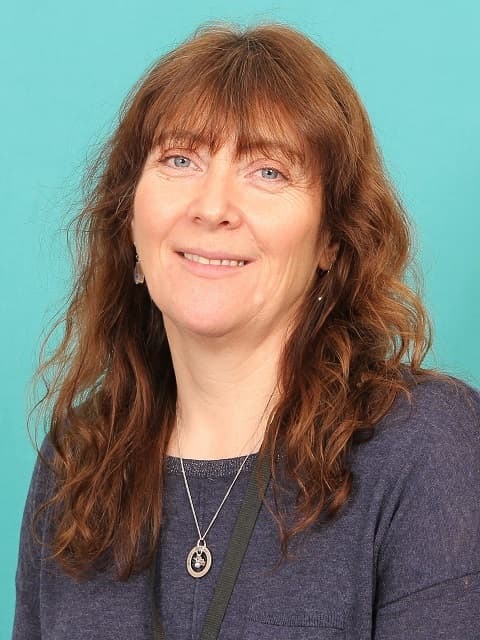 Headshot of Lisa Gregory