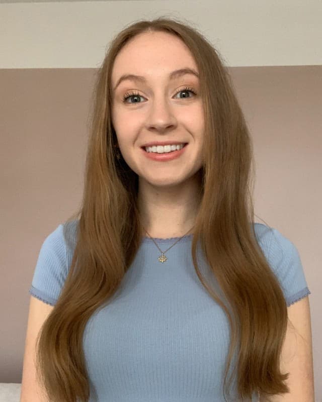 Portrait photo of Katie Anderson