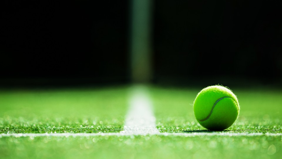 arty tennis shot