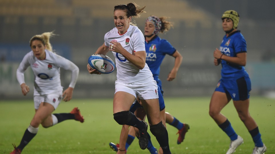 Emily Scarratt in action for England 